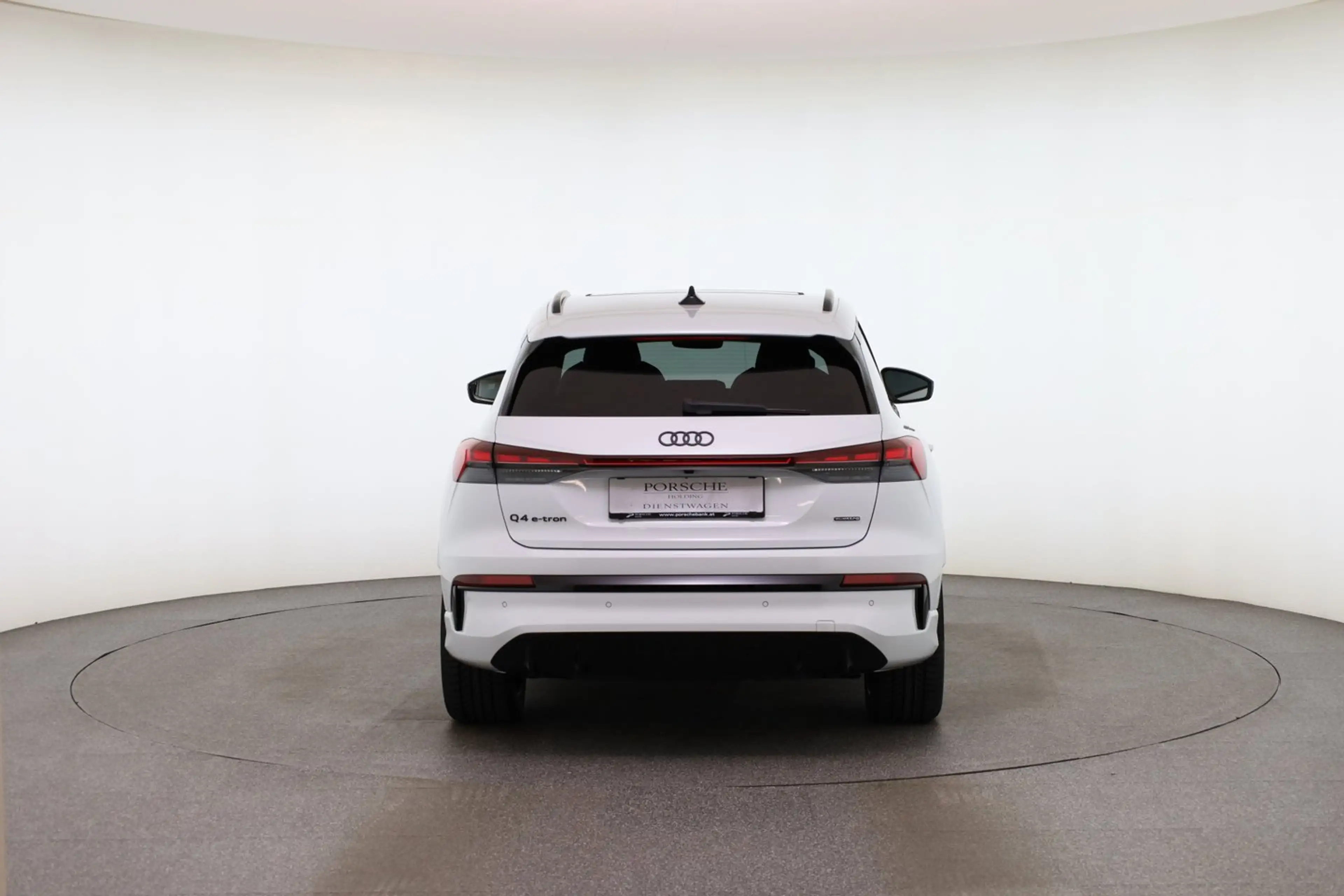 Audi Q4 e-tron quattro — photo 6