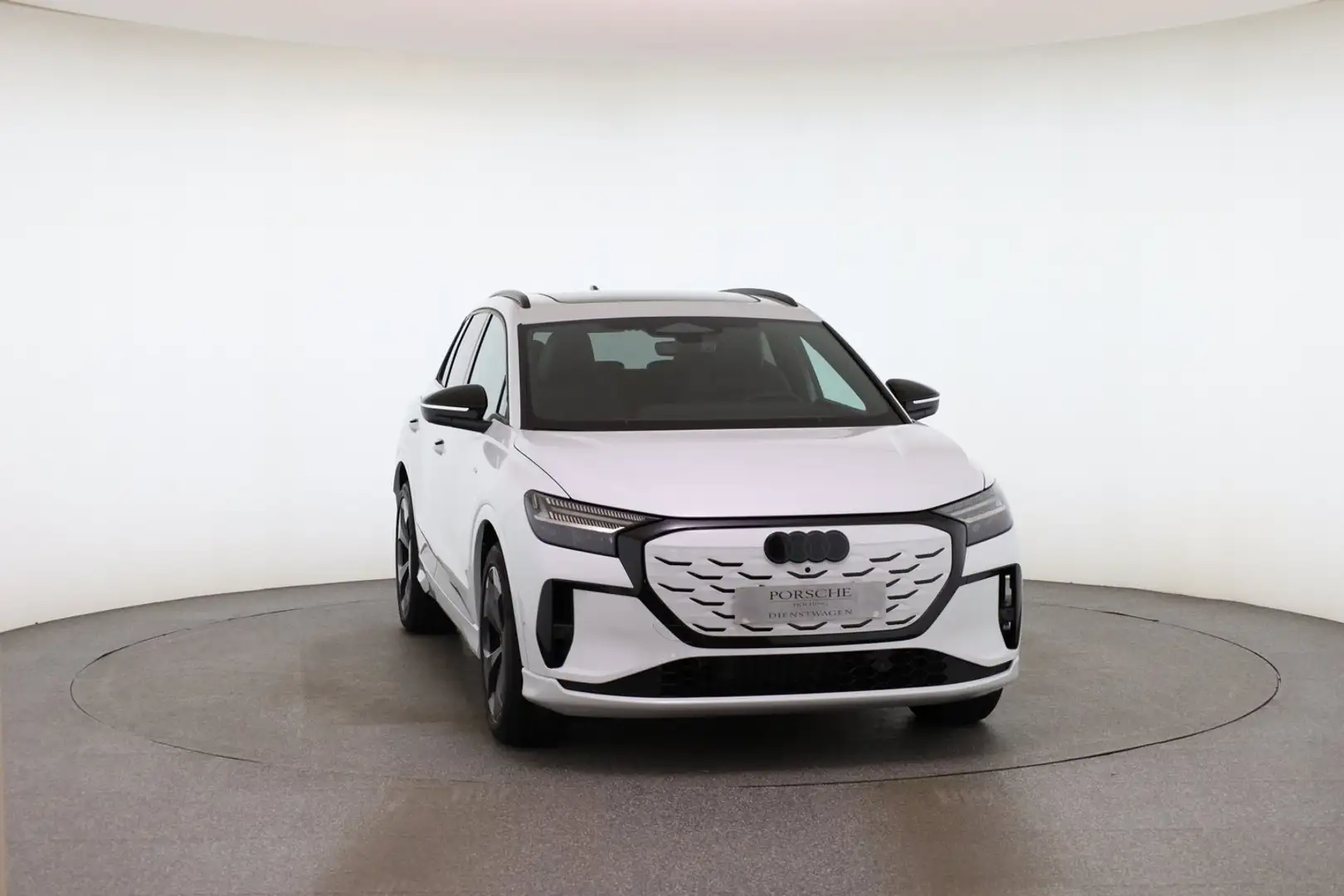 Audi Q4 e-tron quattro Weiß - 2