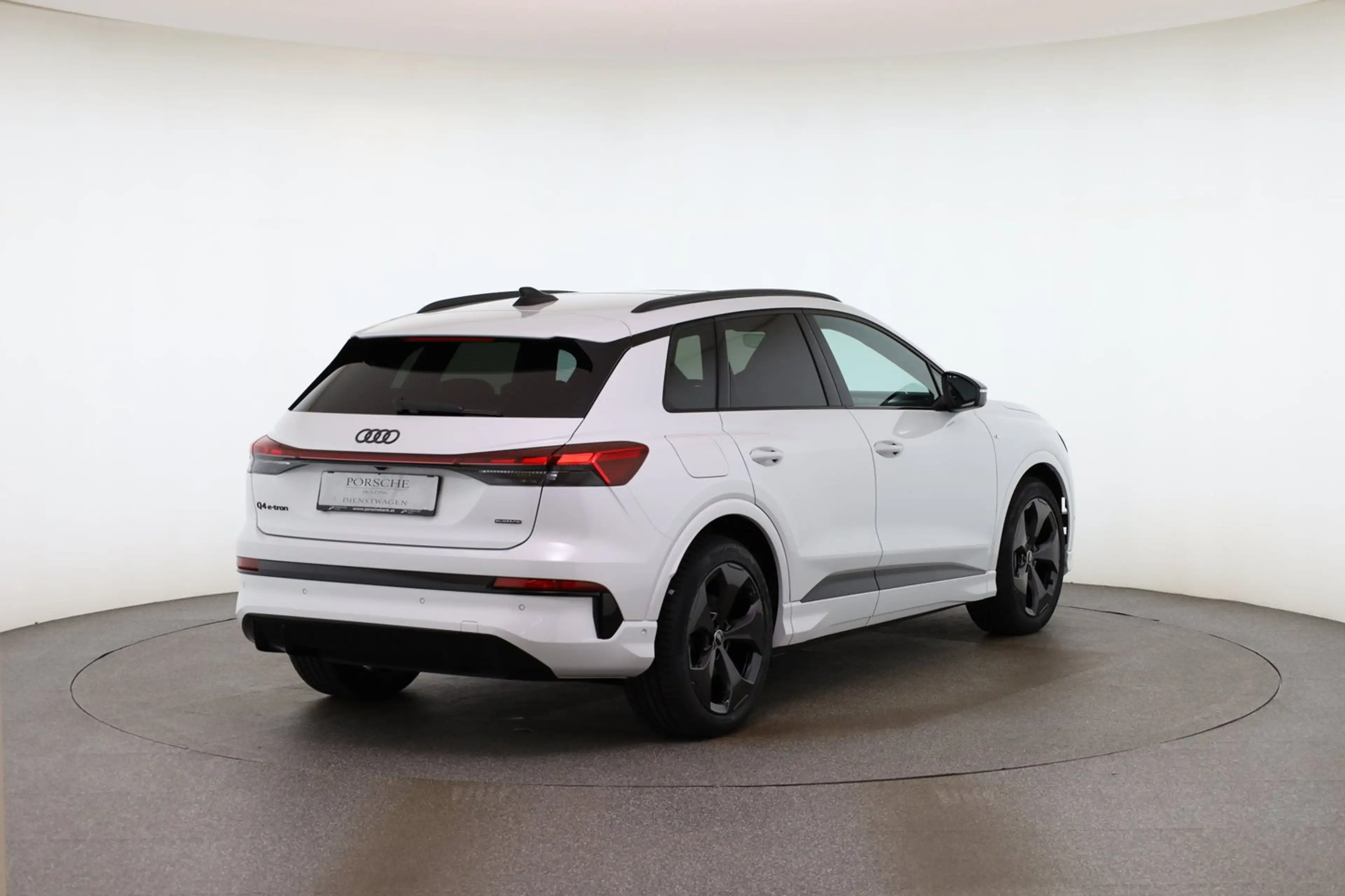 Audi Q4 e-tron quattro — photo 5