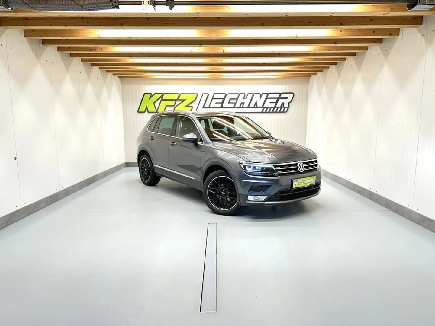 Volkswagen Tiguan 2,0 TDI DSG 4Mo ''AHK*LED*ACC*R-KAM'' Grau - 1