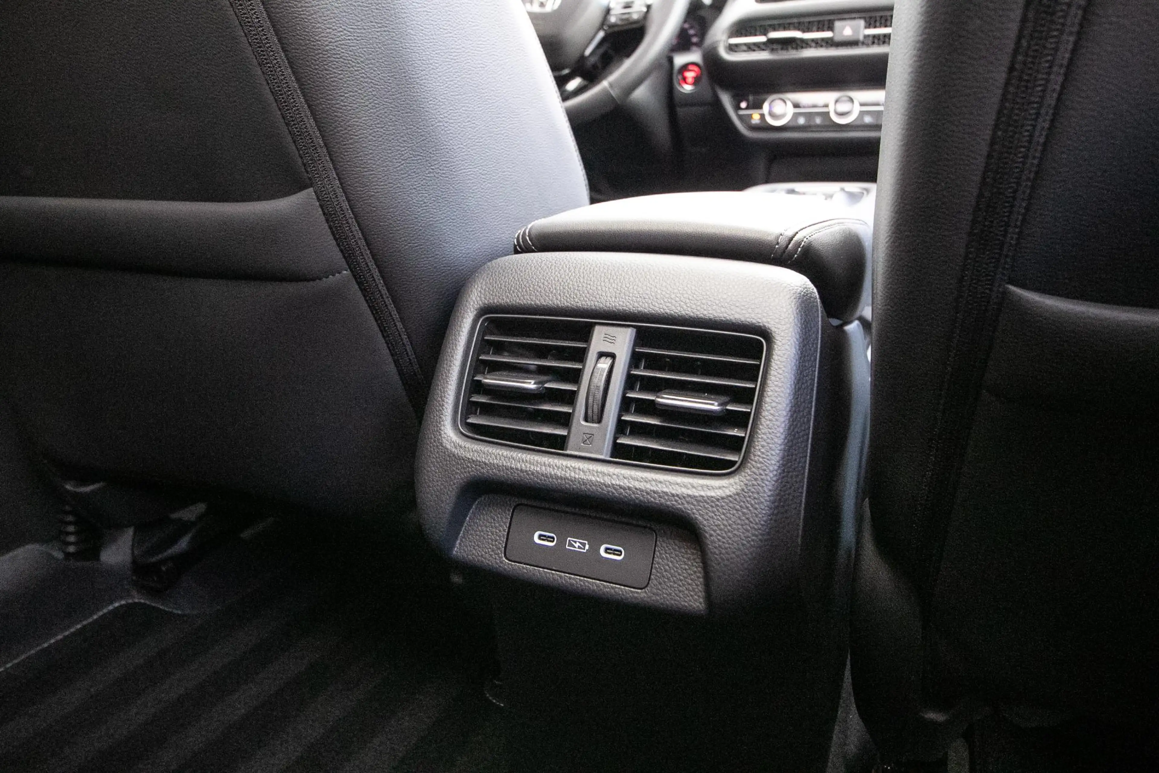 Honda ZR-V 2.0 e:HEV Advance — photo 11