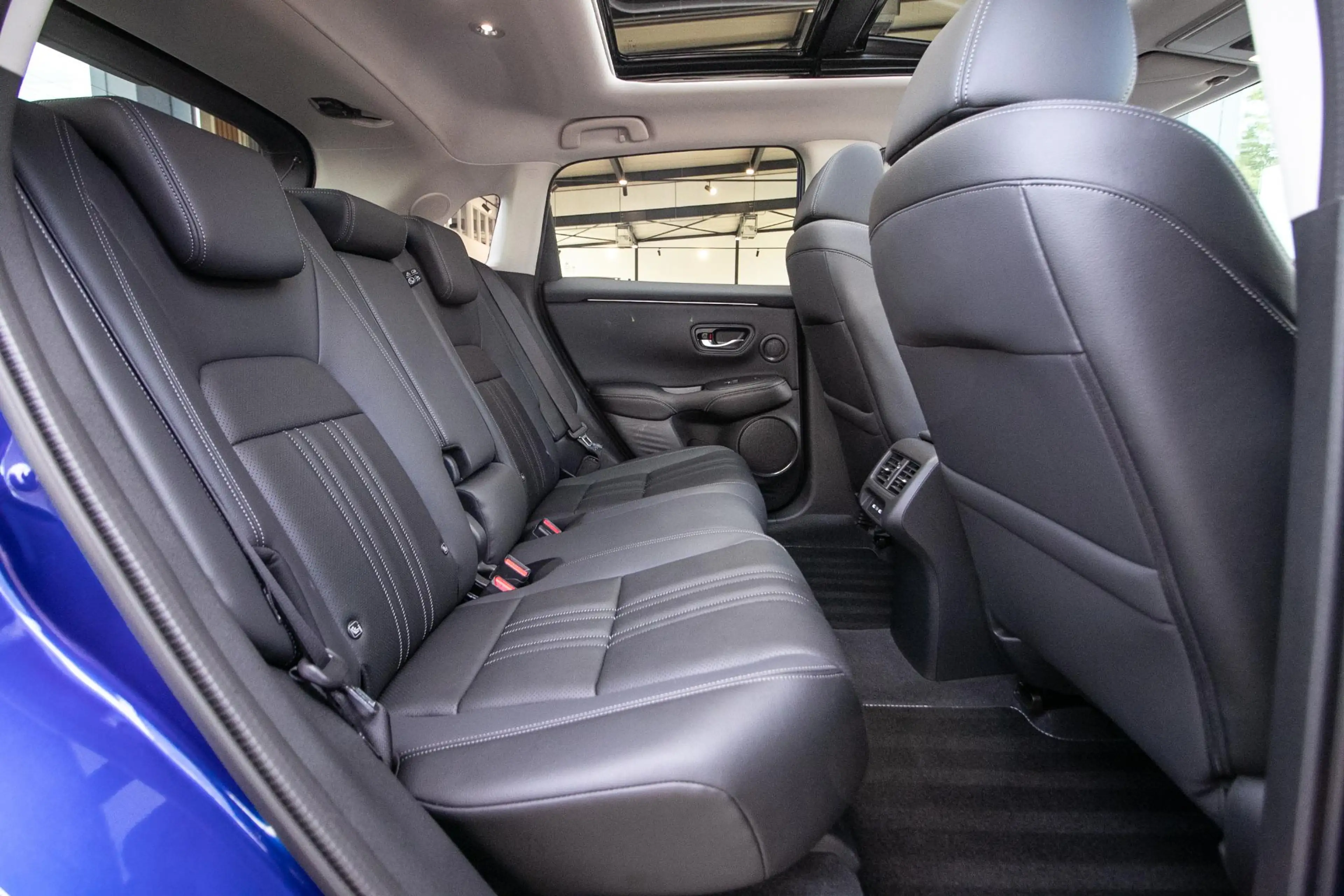 Honda ZR-V 2.0 e:HEV Advance — photo 9