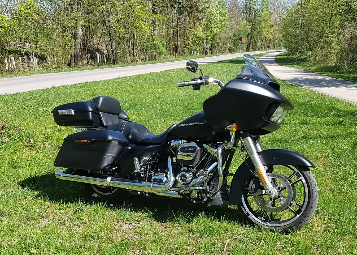 Harley-Davidson Road Glide Special Schwarz - 1