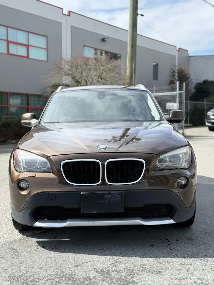 BMW X1 photo BMW X1