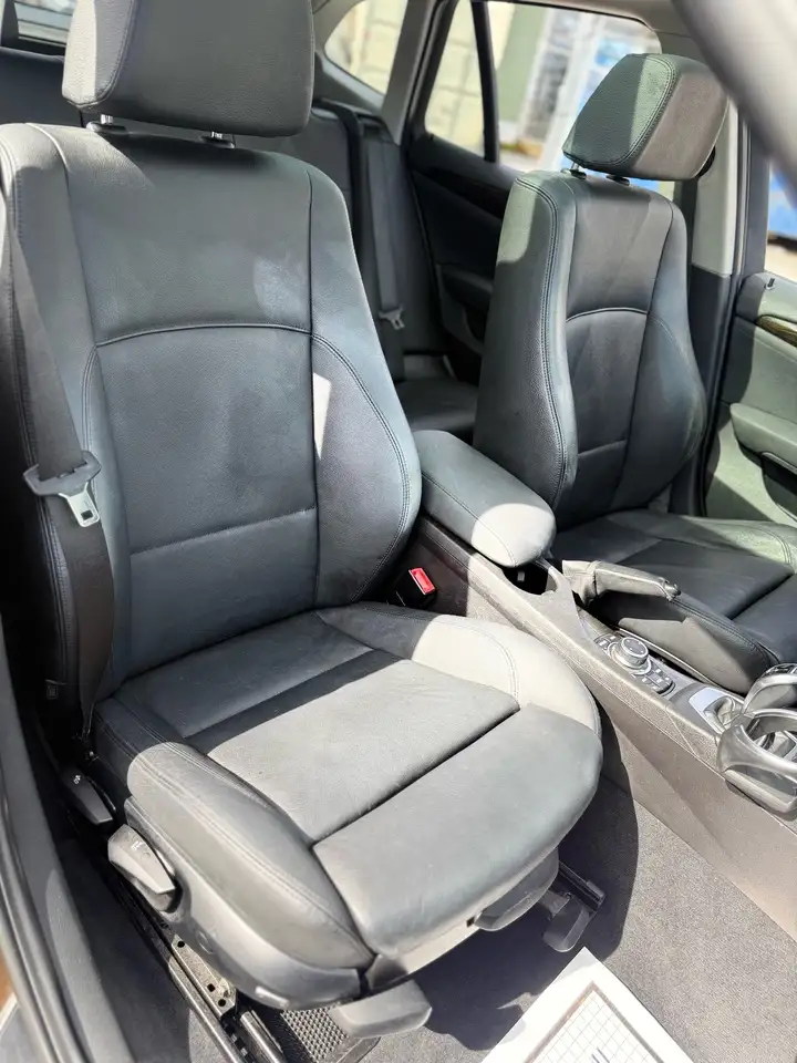 BMW X1 photo BMW X1
