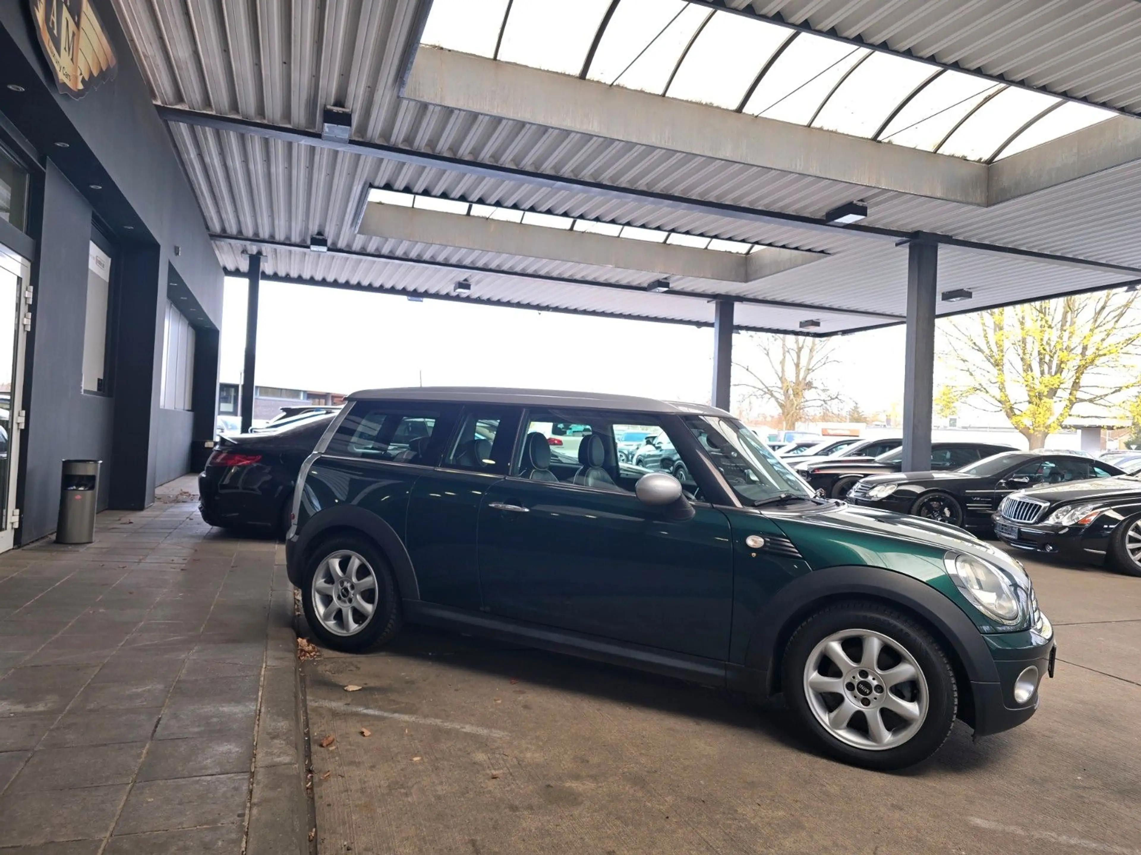MINI Cooper Clubman LEDER/Schiebedach/SZH/Brit-Green — photo 9