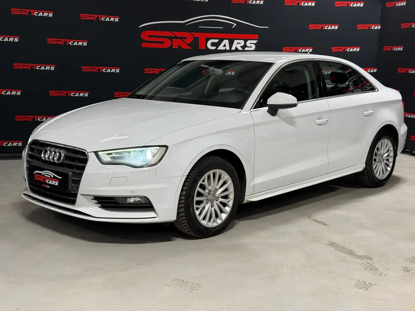 Audi A3 1,6 TDI Limo*Xenon*Navi*Bluetooth*USB*Einparkhilfe Weiß - 1