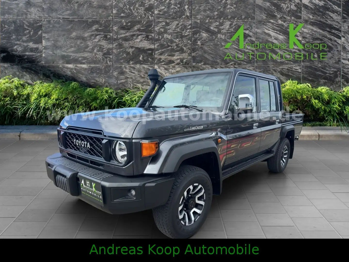 Toyota Land Cruiser GRJ 79 DC LX-Z Automatik Gris - 1