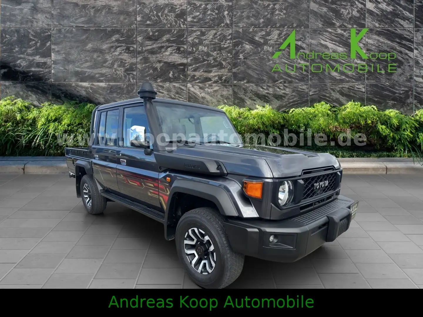 Toyota Land Cruiser GRJ 79 DC LX-Z Automatik Gris - 2