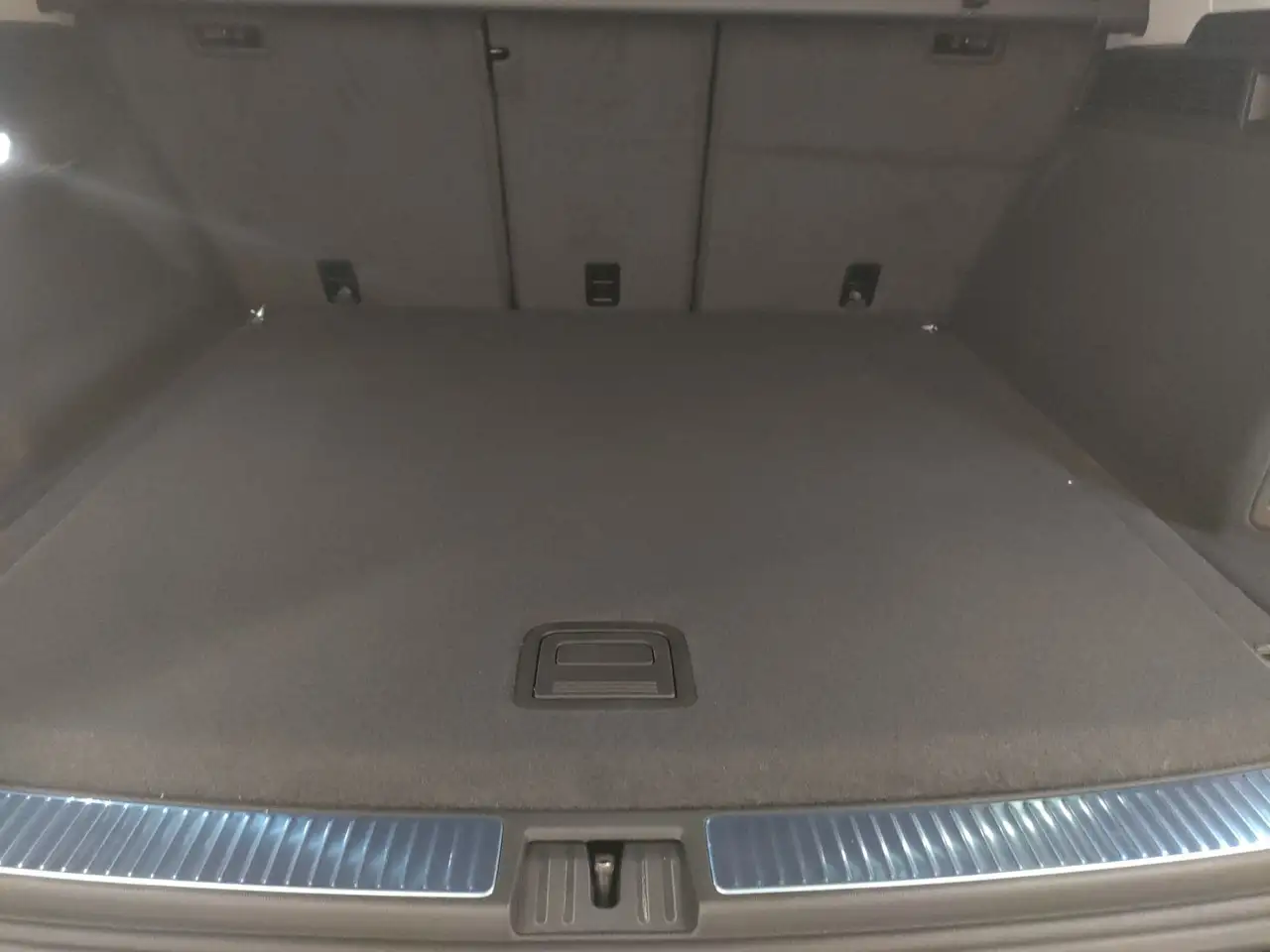 VOLKSWAGEN TOUAREG EHYBRID ELEGANCE - 3.0 V6 - 381 ch - 120km