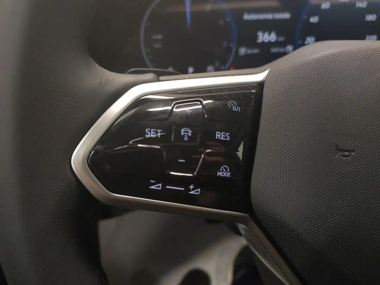 VOLKSWAGEN TOUAREG EHYBRID ELEGANCE - 3.0 V6 - 381 ch - 120km