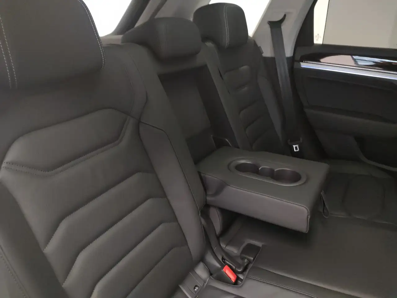 VOLKSWAGEN TOUAREG EHYBRID ELEGANCE - 3.0 V6 - 381 ch - 120km