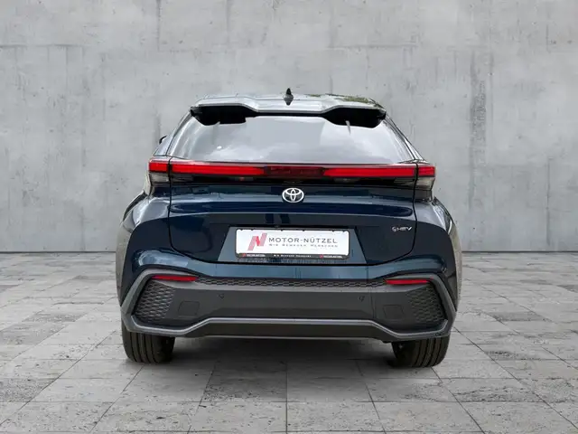 Toyota C-HR view 5