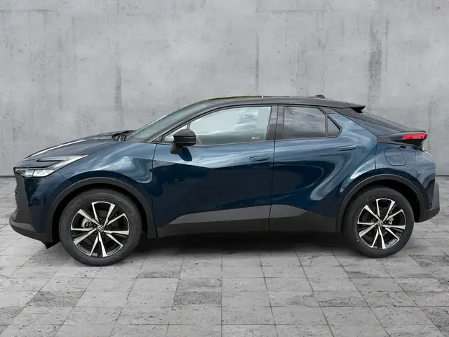 Toyota C-HR view 4