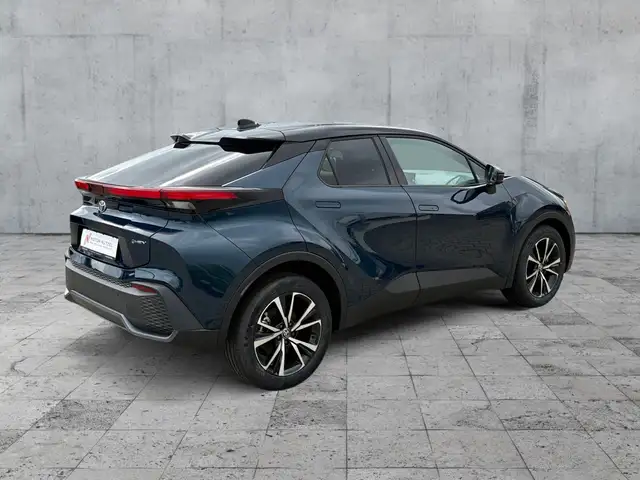 Toyota C-HR view 6
