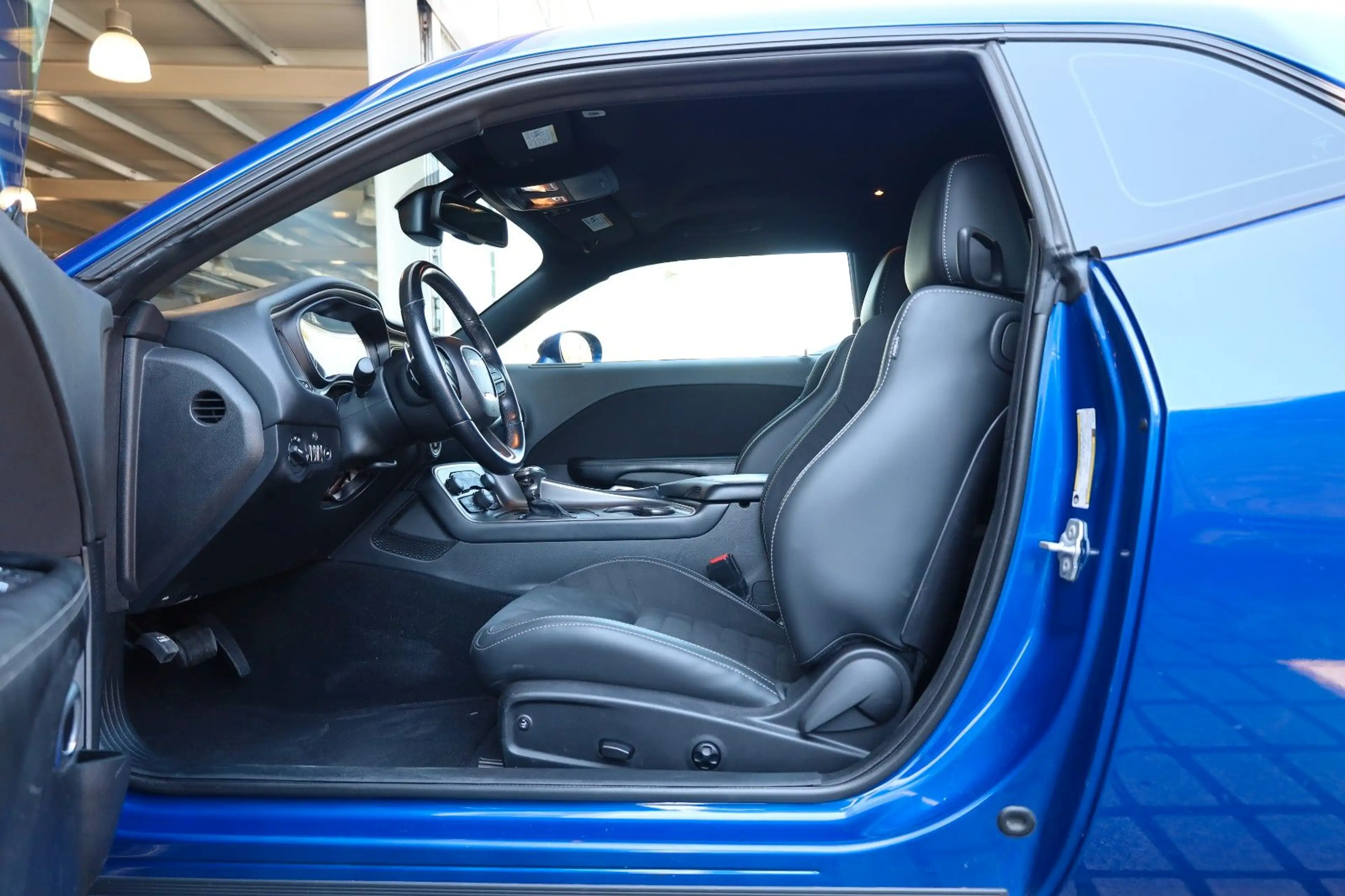 Dodge Challenger 5.7 R/T/SHZ/KAMERA/BTH/MFL/AMBIE/R20 — photo 9