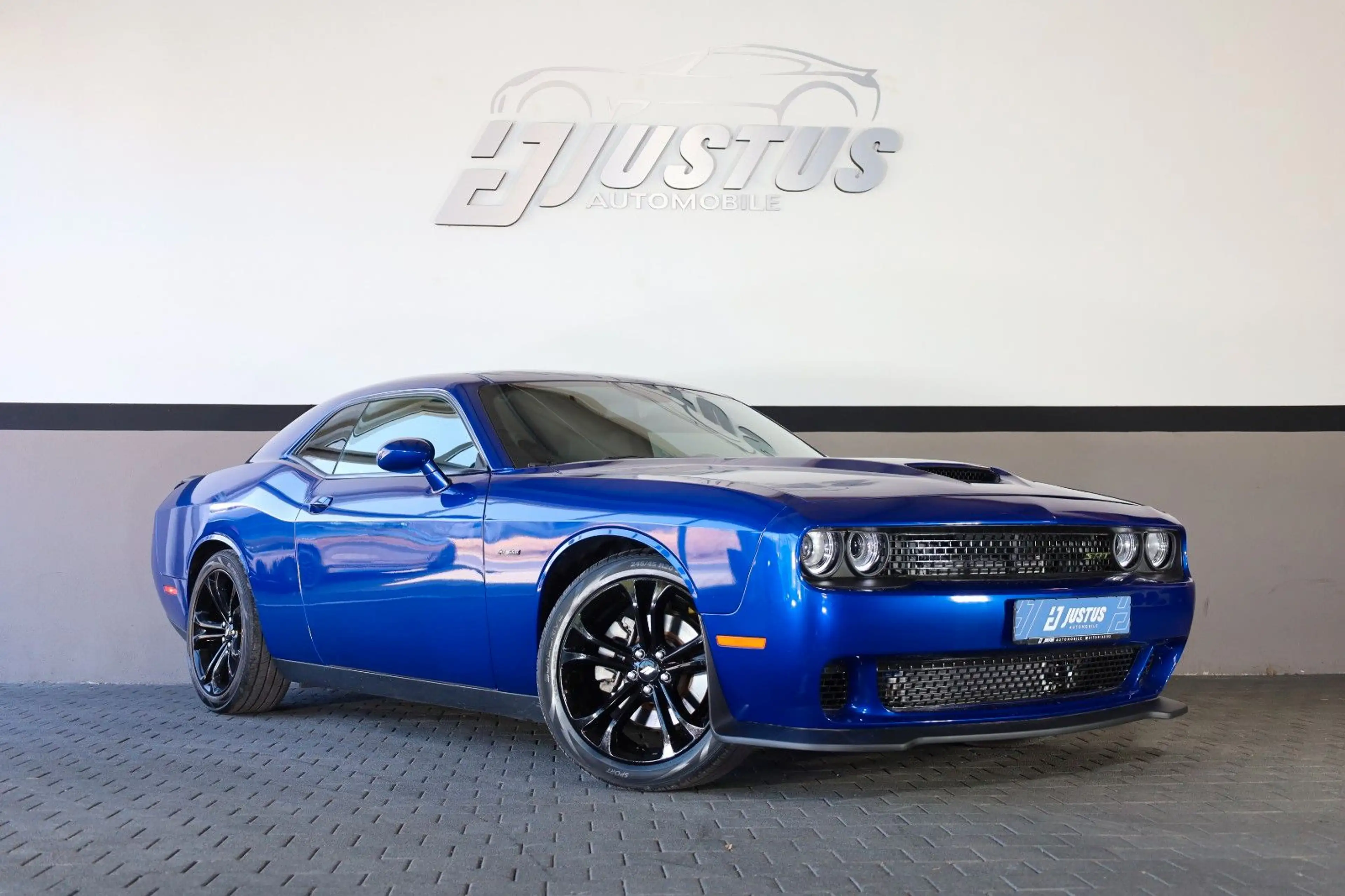 Dodge Challenger 5.7 R/T/SHZ/KAMERA/BTH/MFL/AMBIE/R20