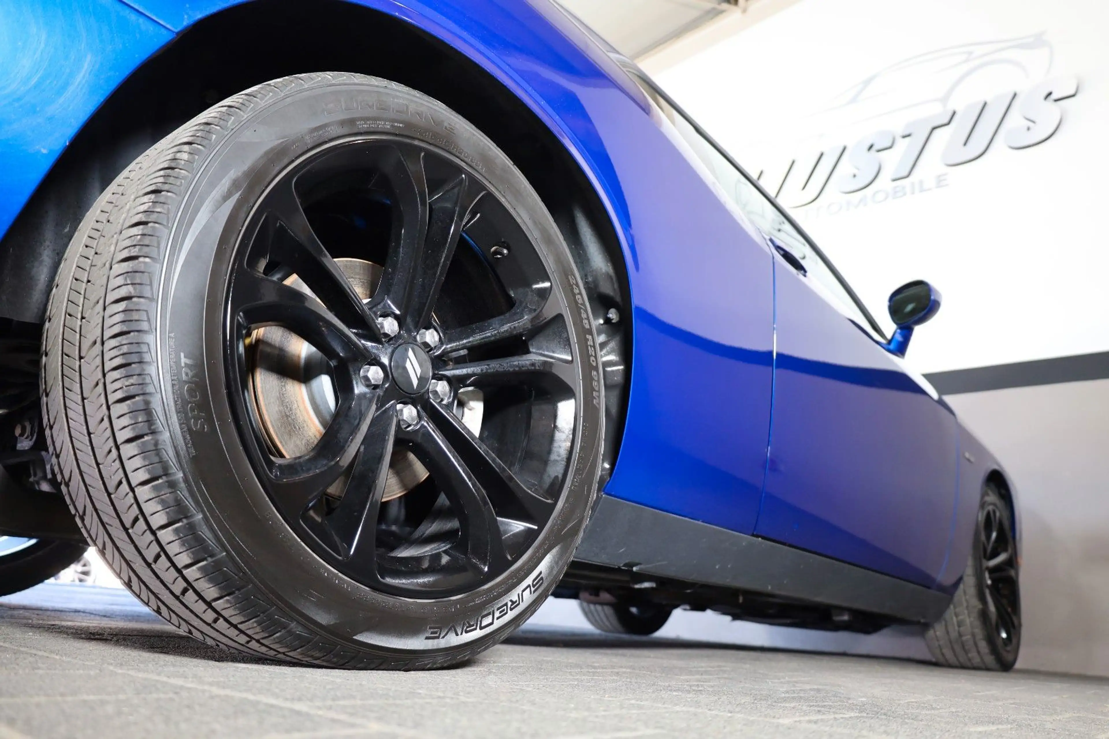 Dodge Challenger 5.7 R/T/SHZ/KAMERA/BTH/MFL/AMBIE/R20 — photo 8