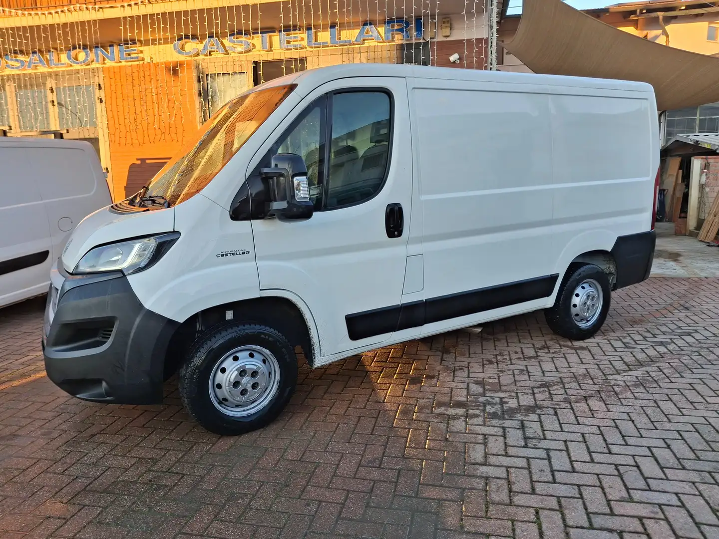 Peugeot Boxer Weiß - 2