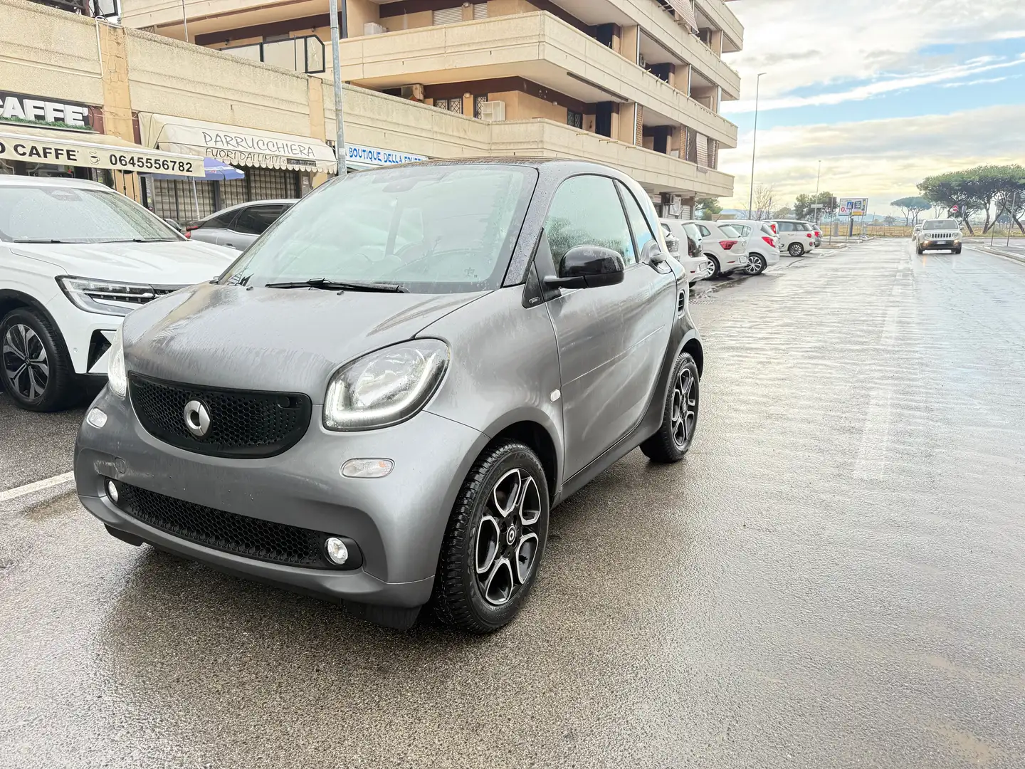 smart forTwo PRIME TURBO LED NAVI PELLE BRACCIOLO CERCHI 15 PDC Grigio - 2