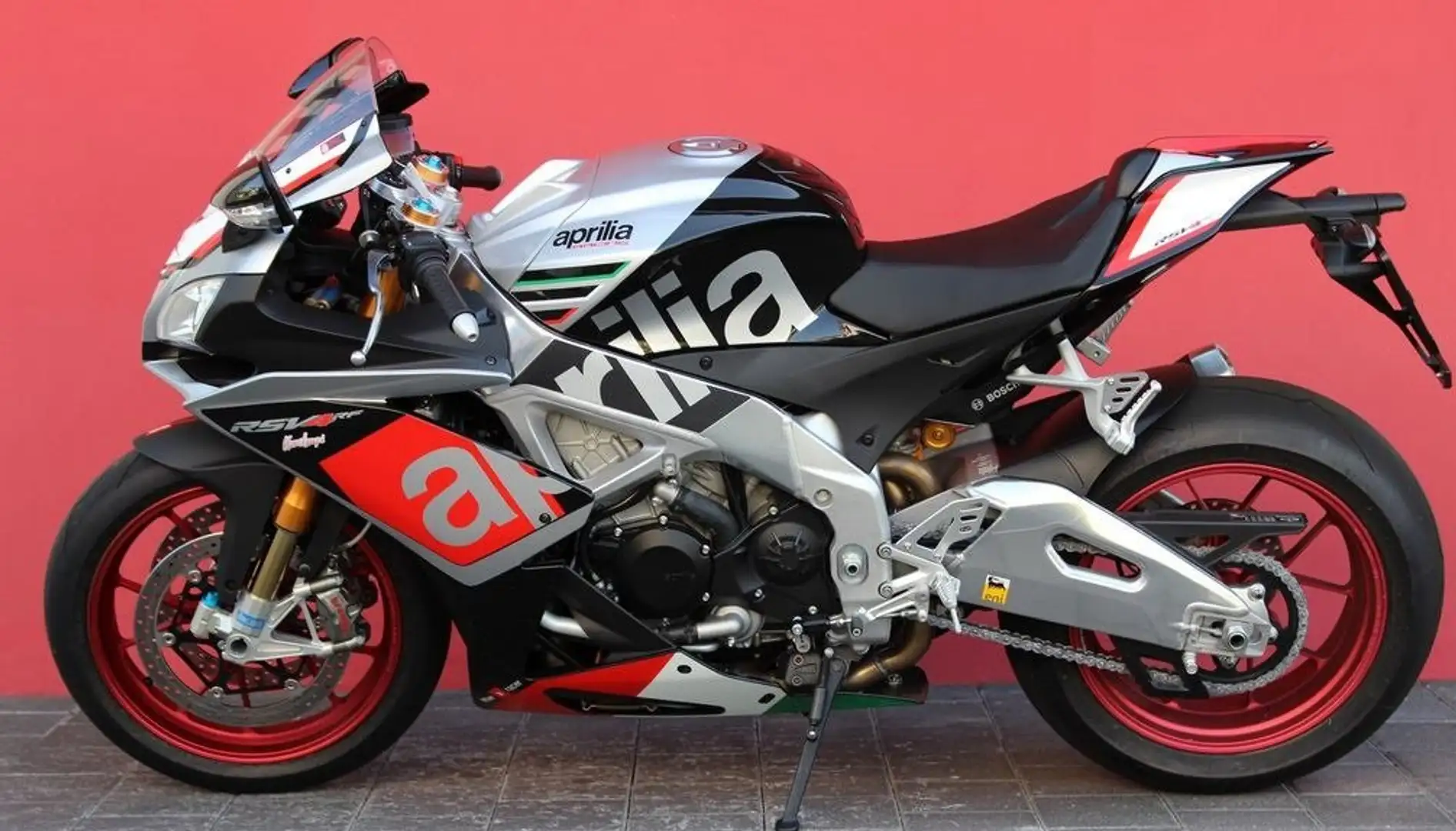 Aprilia RSV4 RF Noir - 1