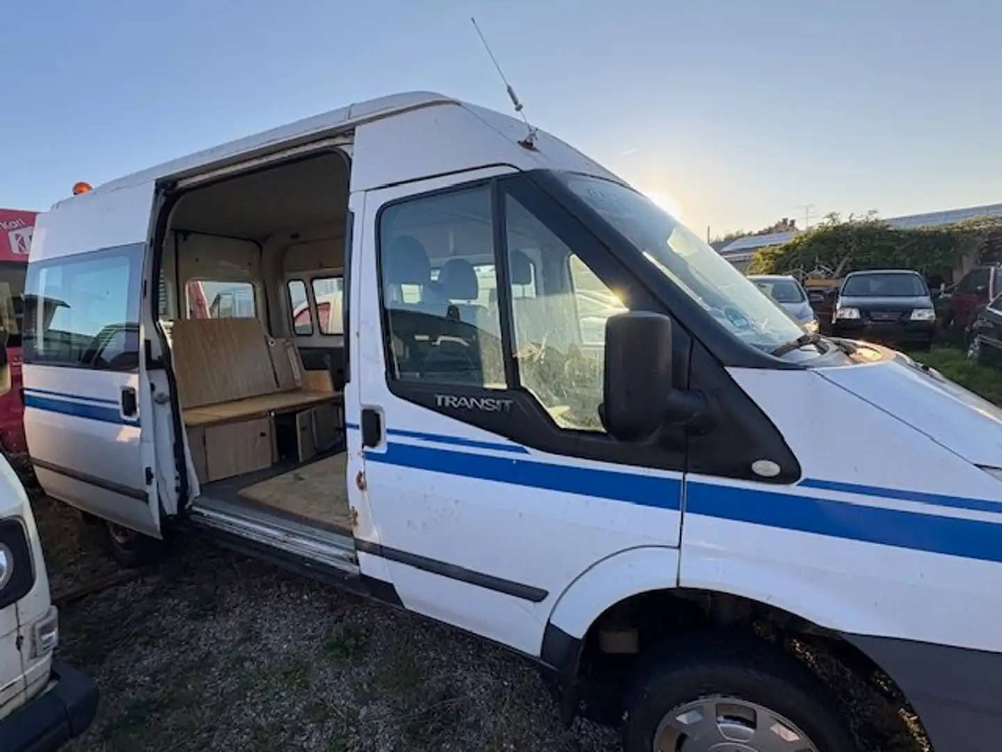 Ford Transit FT 300 M Trend Motor Schaden Weiß - 2