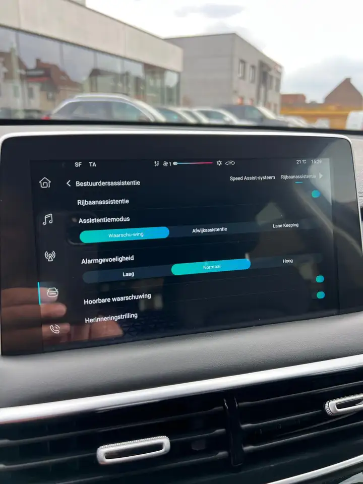 MG HS 1.5 T-GDi Luxury*LEDER*CAMERA*APPLE-CARPLAY*LED*, миниатюра 23