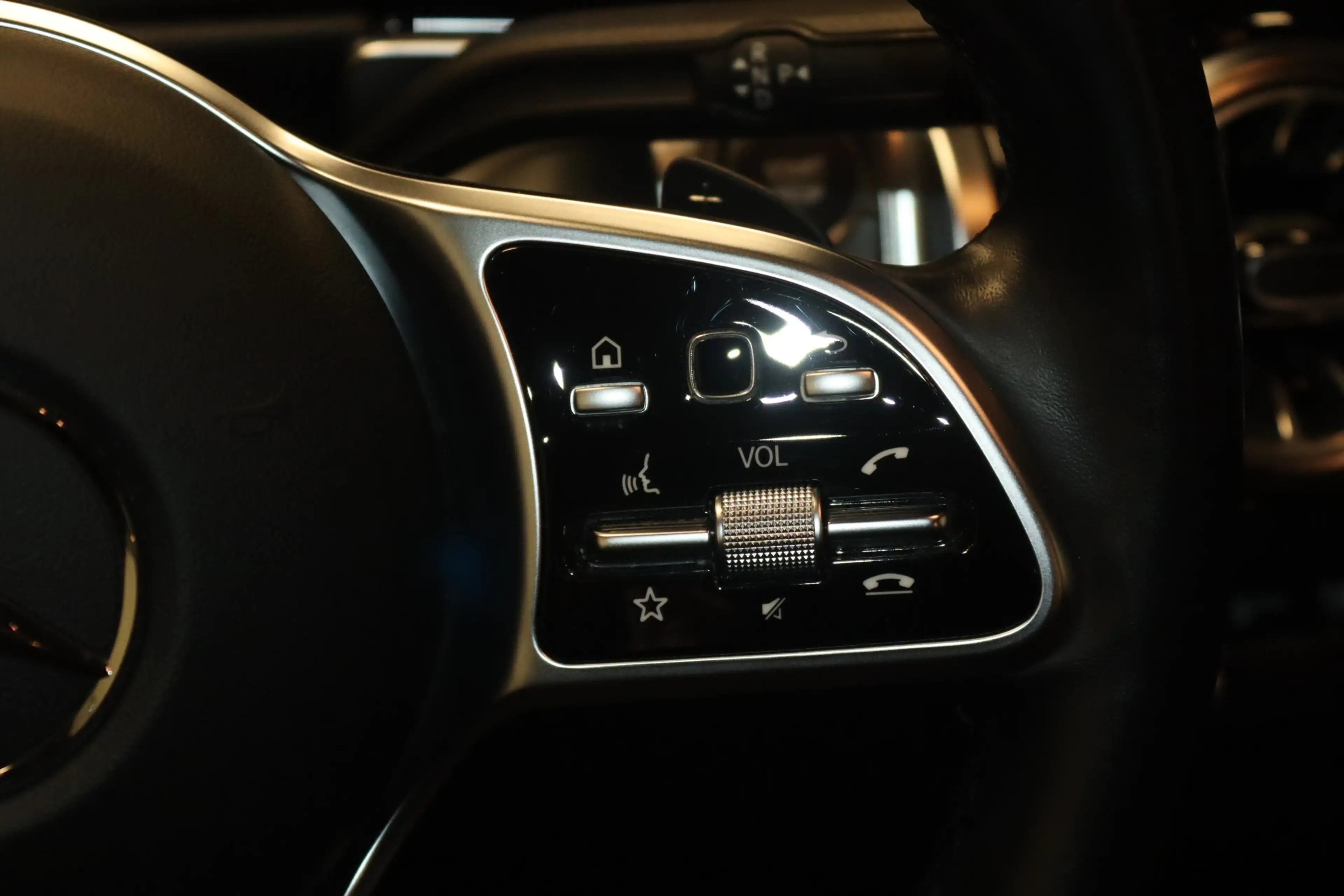 Mercedes-Benz EQB 250 Night-NAV-LED-KAMERA-AMBIENTE-SHZ- — photo 15