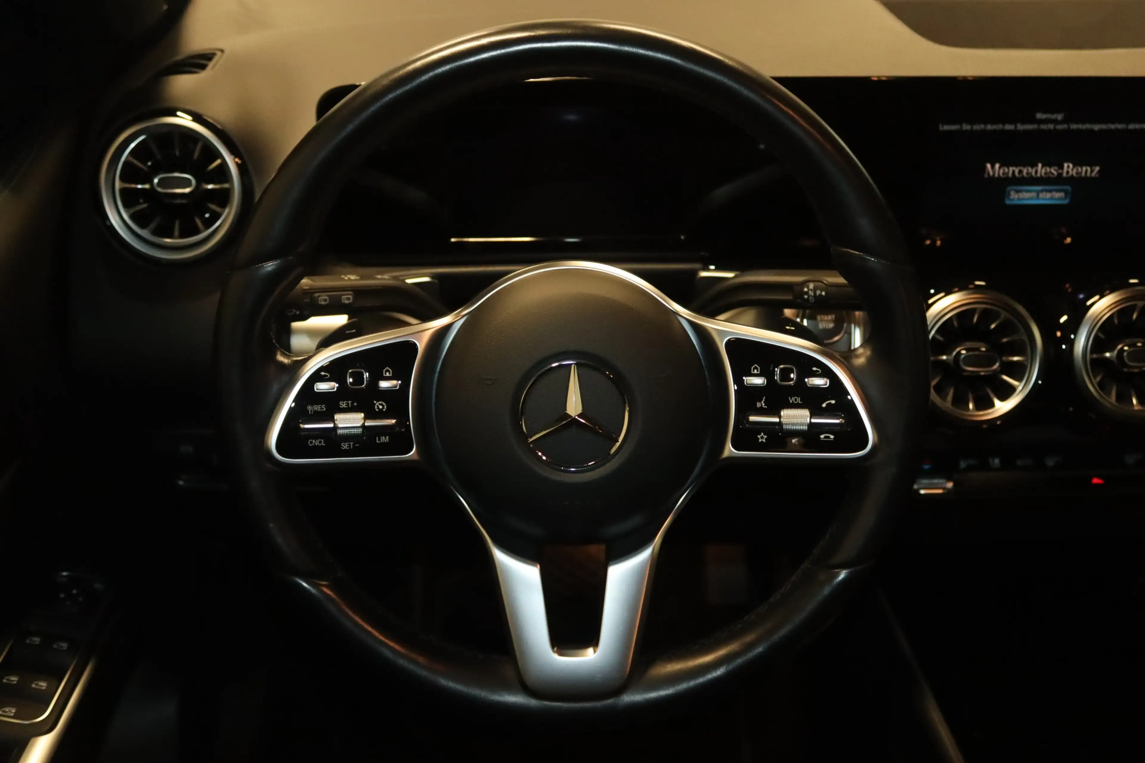 Mercedes-Benz EQB 250 Night-NAV-LED-KAMERA-AMBIENTE-SHZ- — photo 13