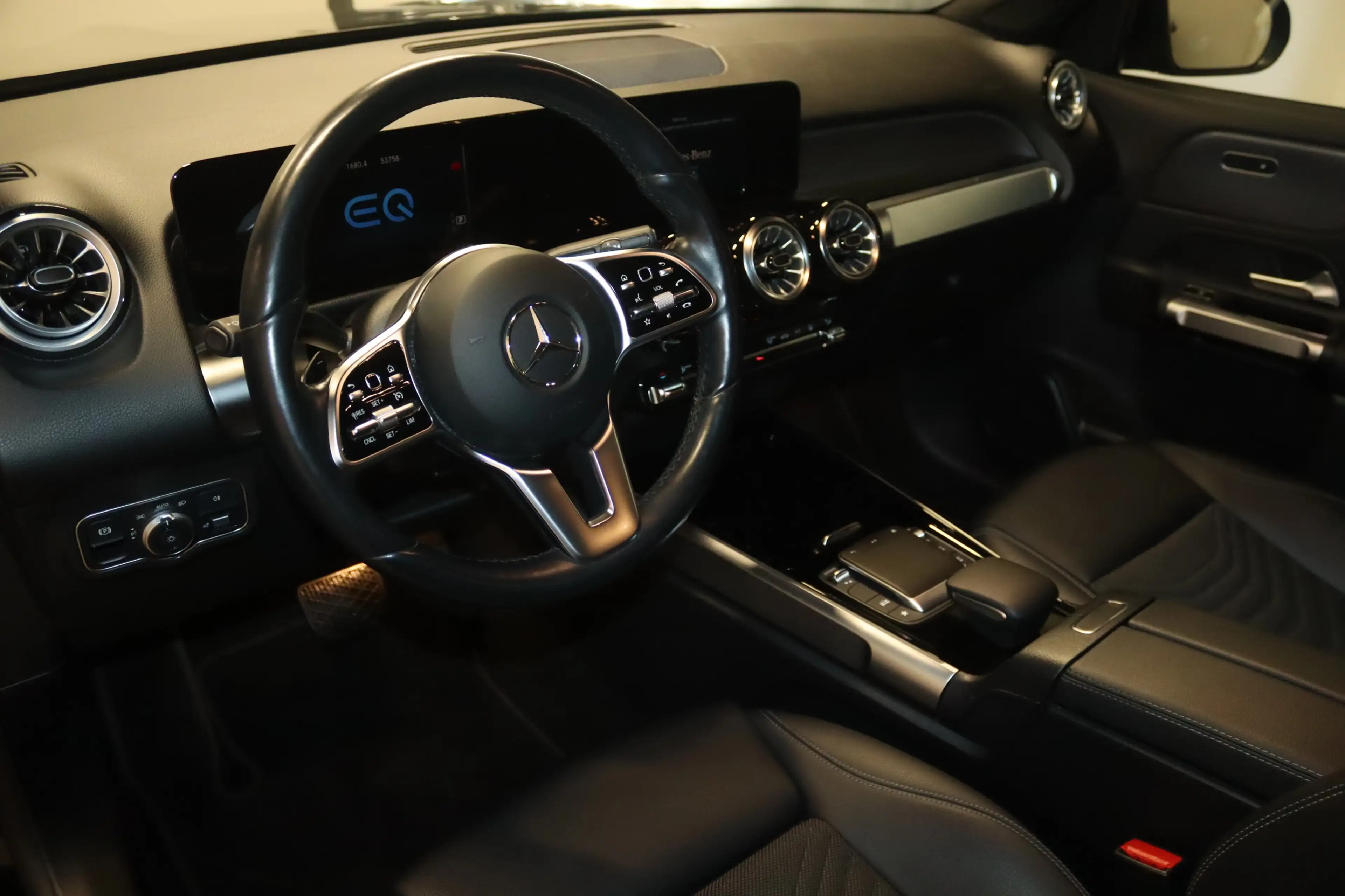 Mercedes-Benz EQB 250 Night-NAV-LED-KAMERA-AMBIENTE-SHZ- — photo 10