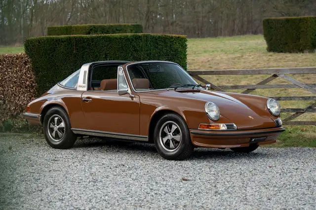 Porsche 911 main image