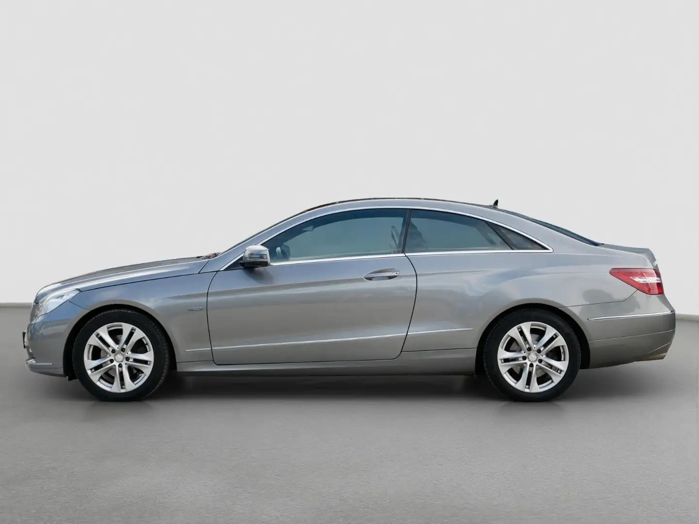 Mercedes-Benz E 200 Coupe BlueEfficiency+S-Heft+H&K+PANO+SHZ Silber - 2
