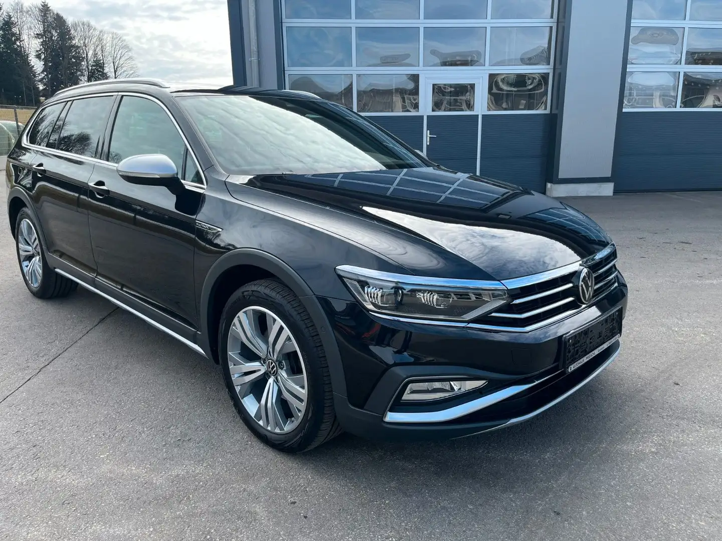 Volkswagen Passat Alltrack 2.0 TDI DSG 4M*IQ.DRIVE*SHZ*VOLL Černá - 2