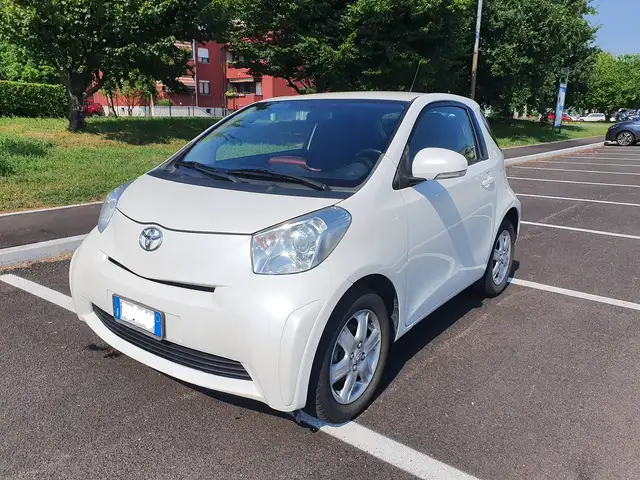Toyota iQ iQ 1.0 cvt (multidrive) E5 OK NEOPATENTATI