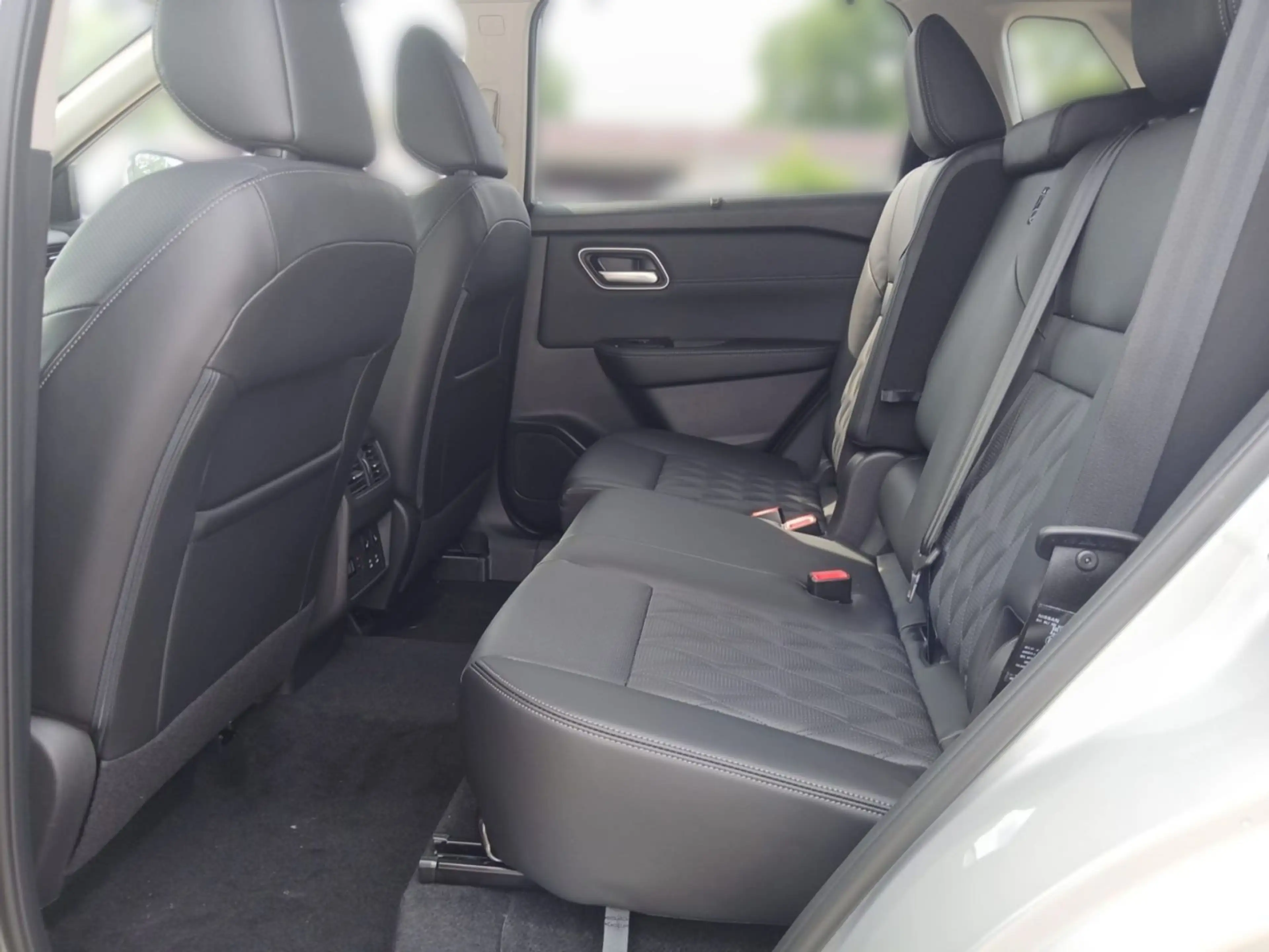 Nissan X-Trail X-TRAIL 1.5 VC-T e-4ORCE 213 PS SE — photo 11