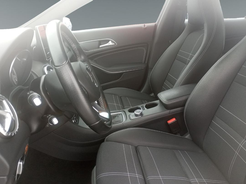 Mercedes-Benz CLA 180 — photo 3