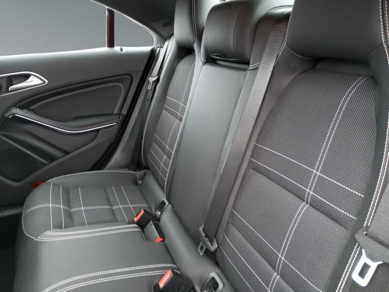 Mercedes-Benz CLA 180 — photo 11