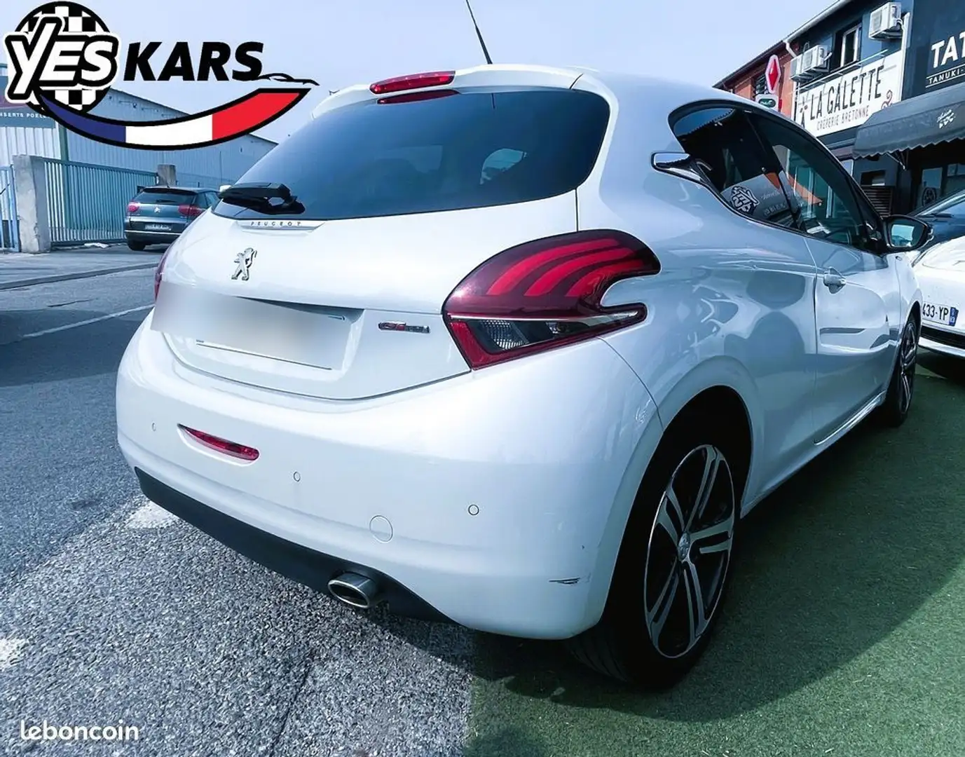 Peugeot 208 1.6 BlueHDi 120ch GT Line S&S 3p - 2