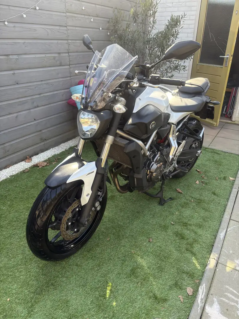 Yamaha MT-07 Tour ABS Wit - 2