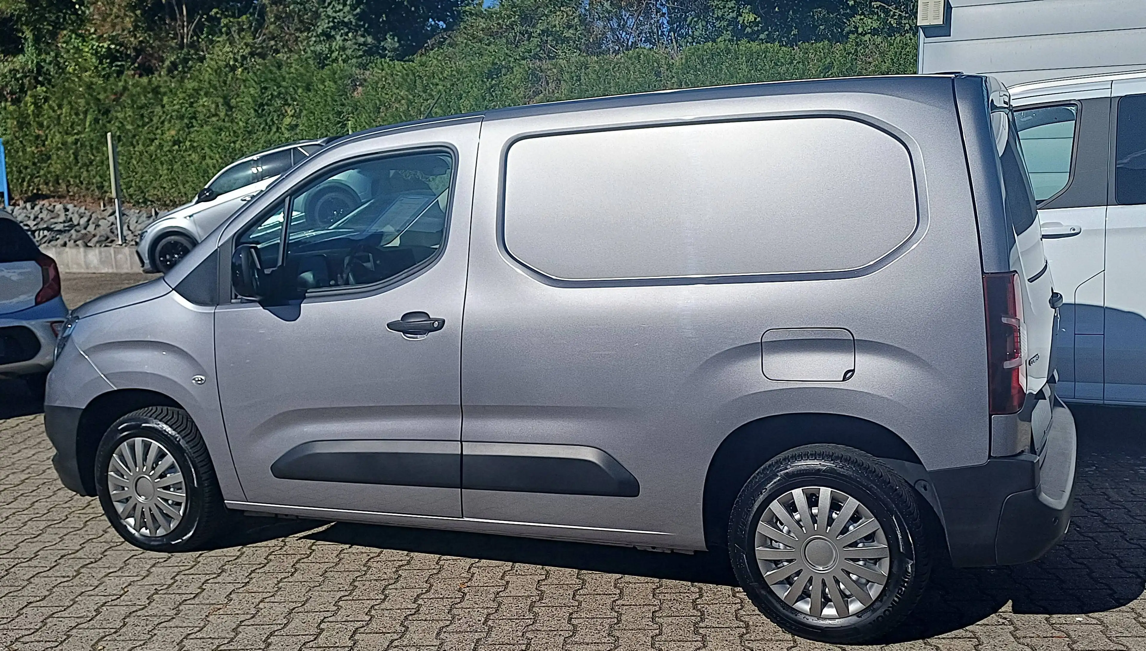 Opel Combo Combo Cargo-Klima-Navi-Sitz+Lenkradhzg-Grau Metallic-PDC — photo 4