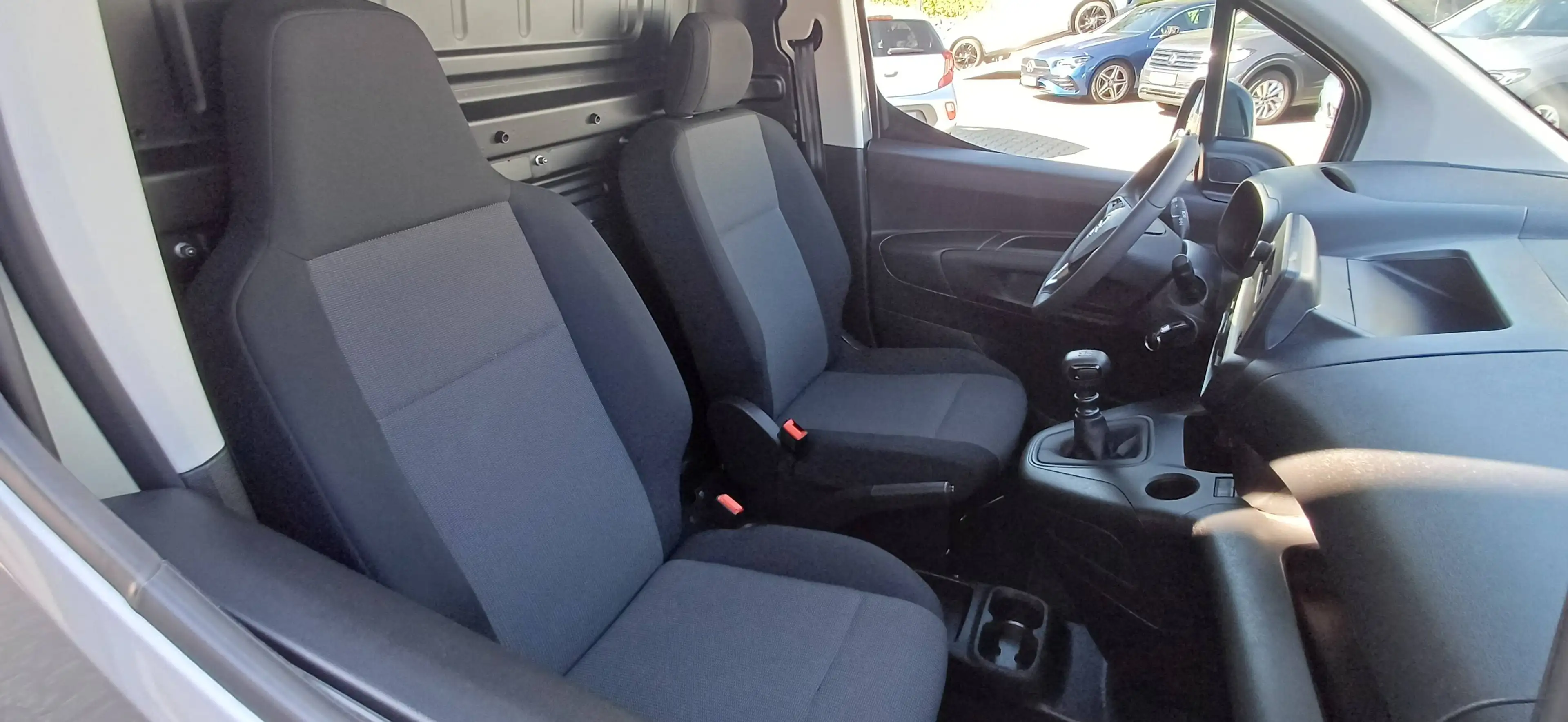 Opel Combo Combo Cargo-Klima-Navi-Sitz+Lenkradhzg-Grau Metallic-PDC — photo 12