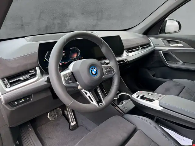 BMW X1 view 9