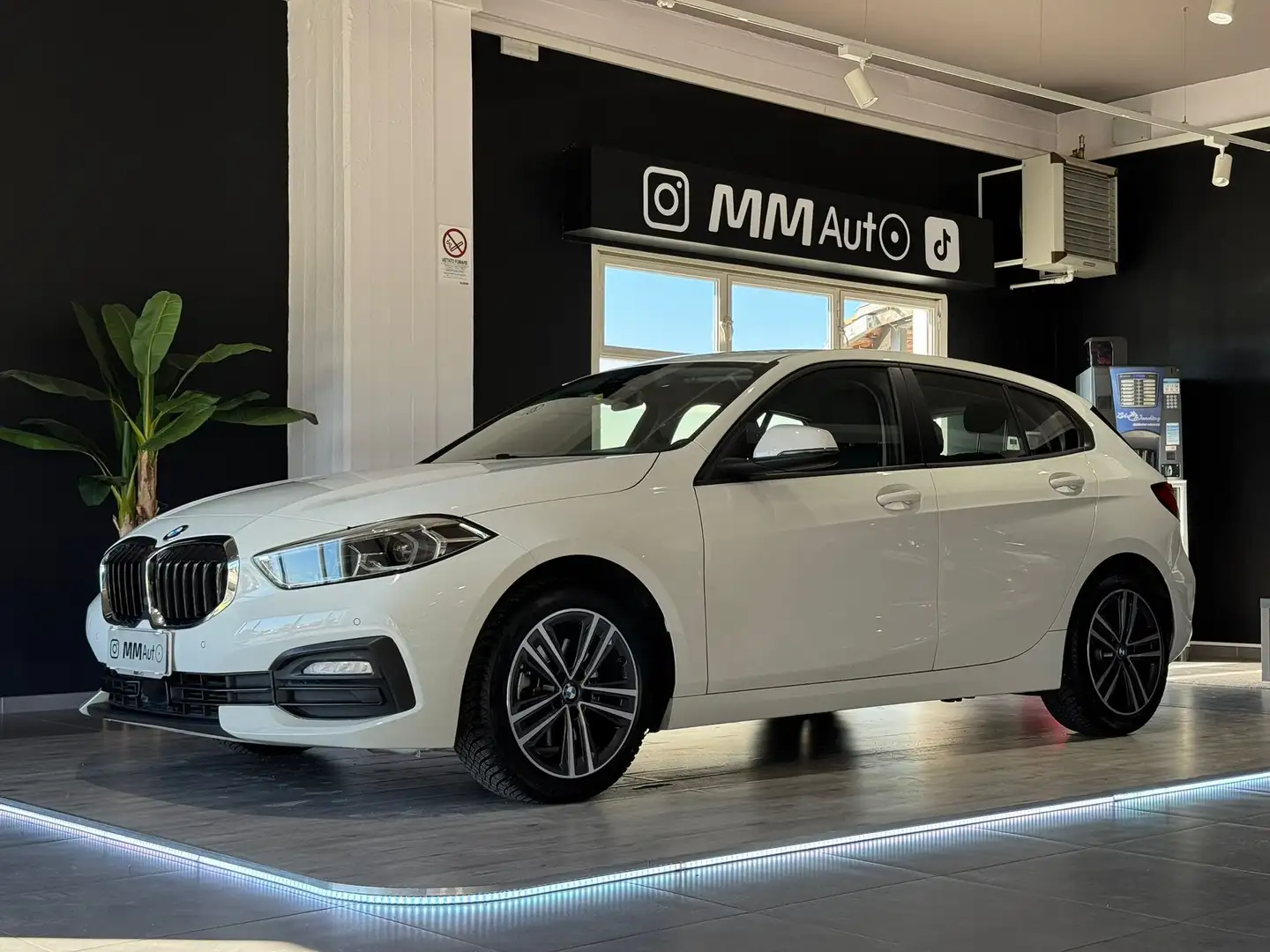 BMW 116 d Sport auto Bianco - 1