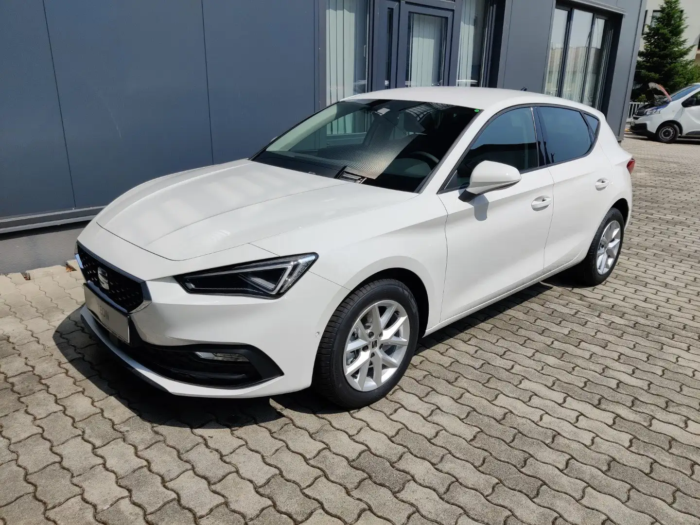 SEAT Leon 1,5 TSI Style Edition Matrix LED Weiß - 2