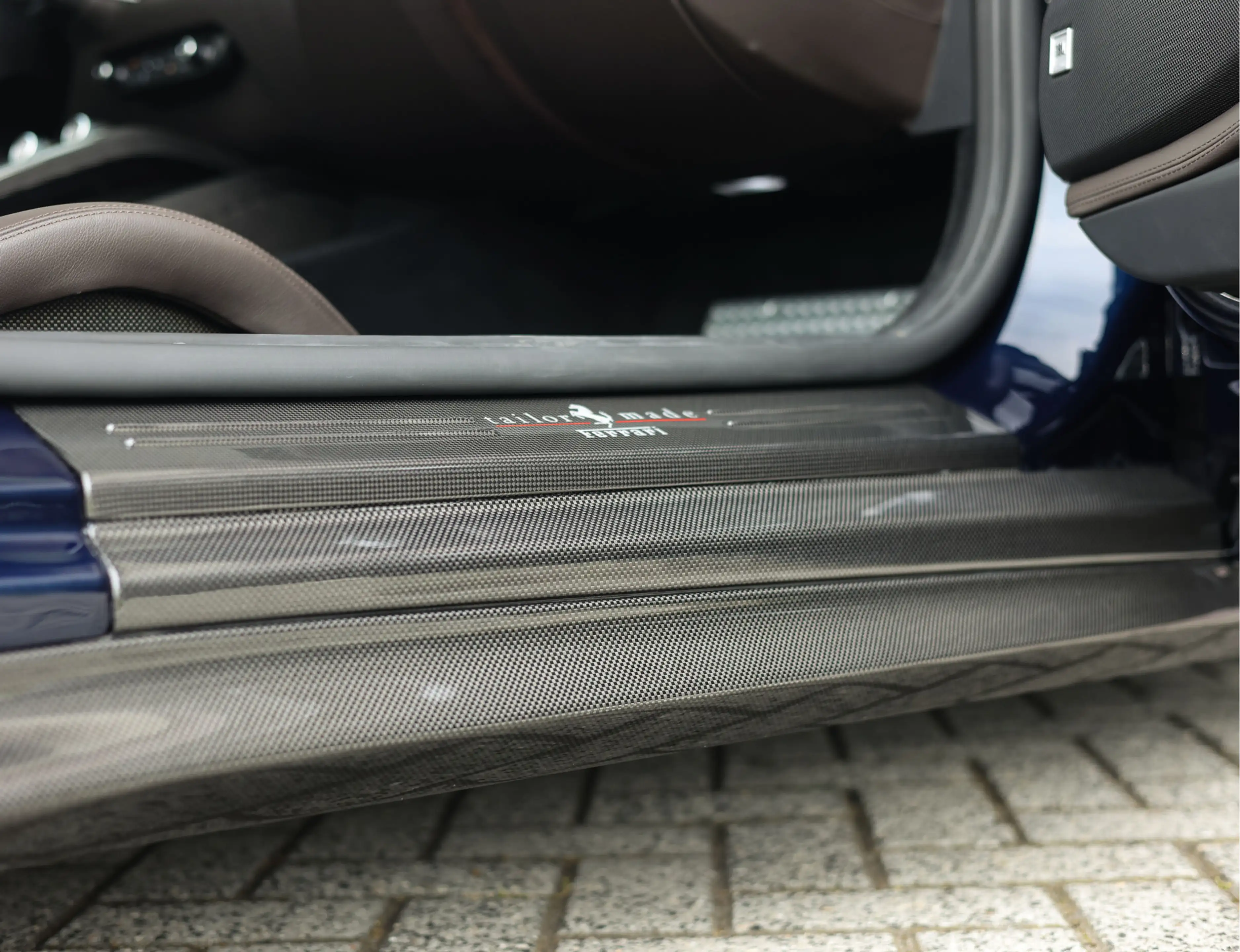 Ferrari 812 6.5 V12 Superfast HELE | Tailor Made - Blu Micaliz — photo 28