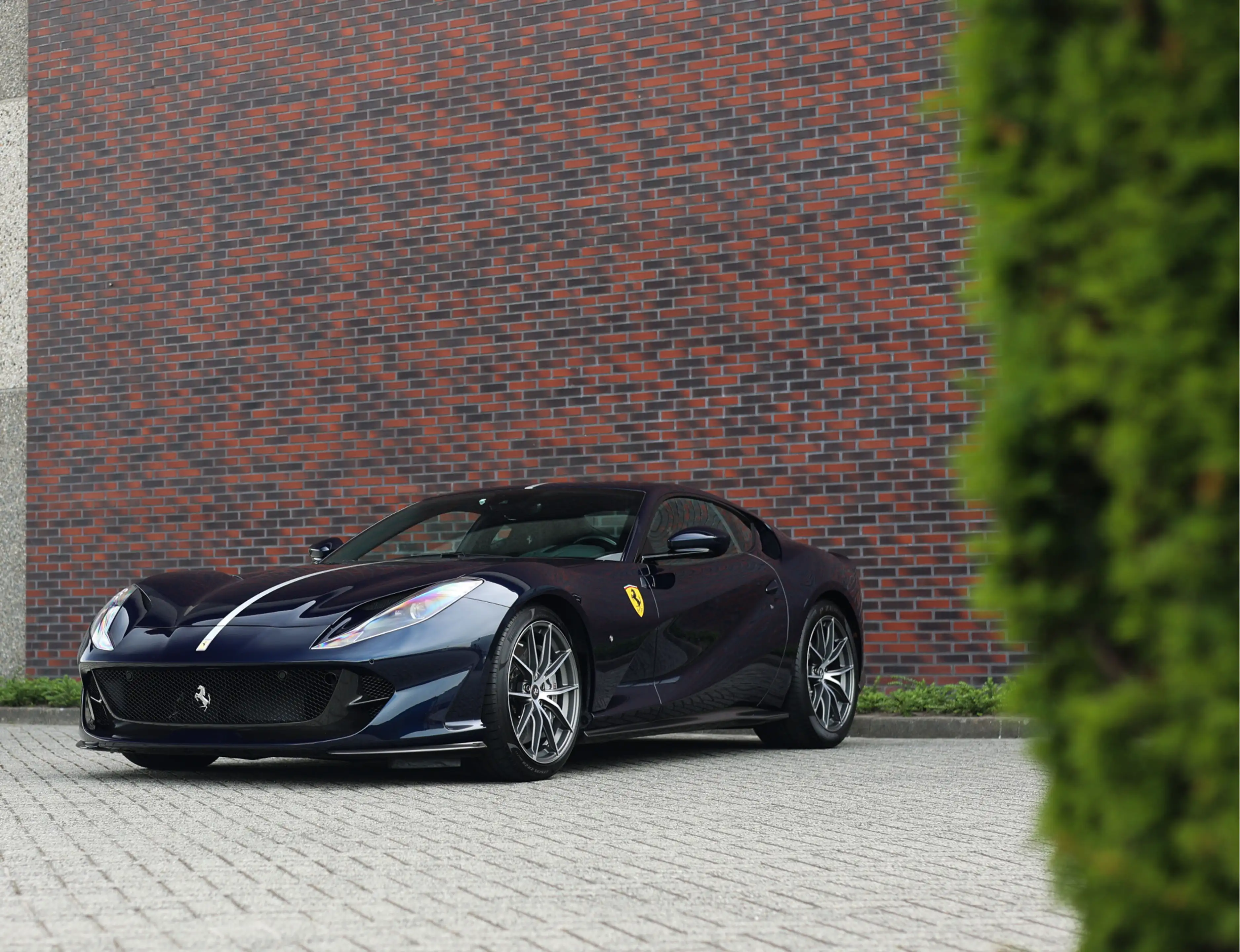 Ferrari 812 6.5 V12 Superfast HELE | Tailor Made - Blu Micaliz — photo 19