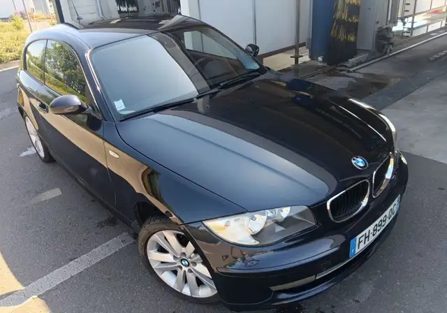 BMW 1 Series view 3