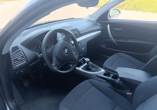BMW 1 Series view 2