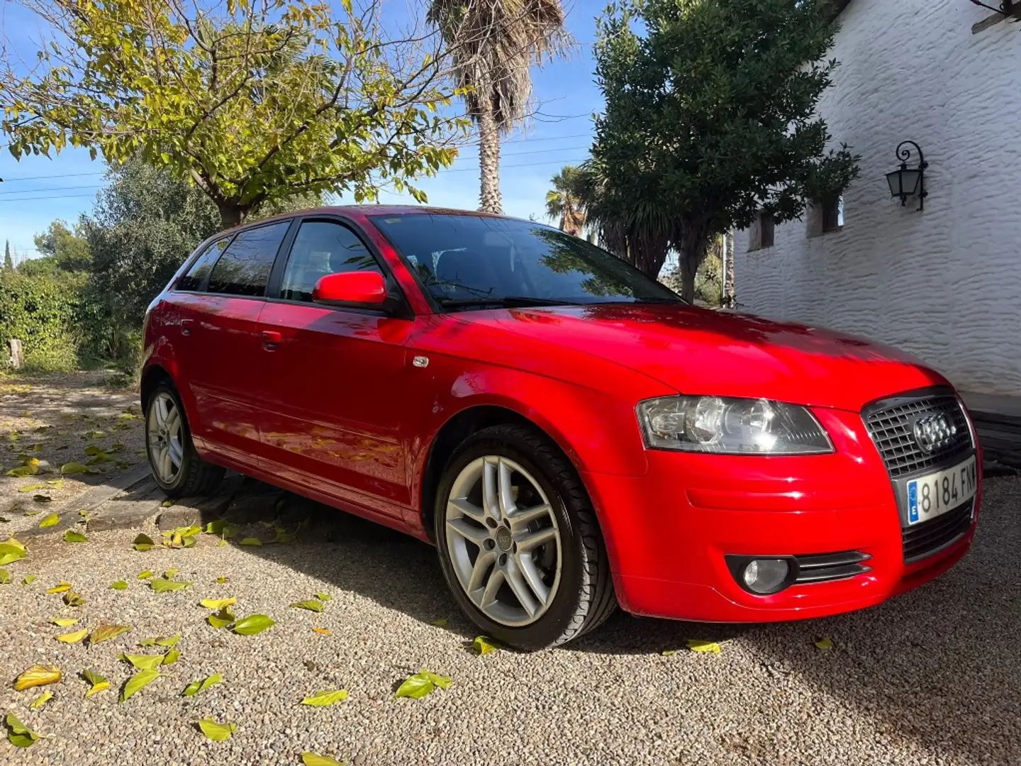 Audi A3 Sportback 1.6 FSI Attraction Rot - 1