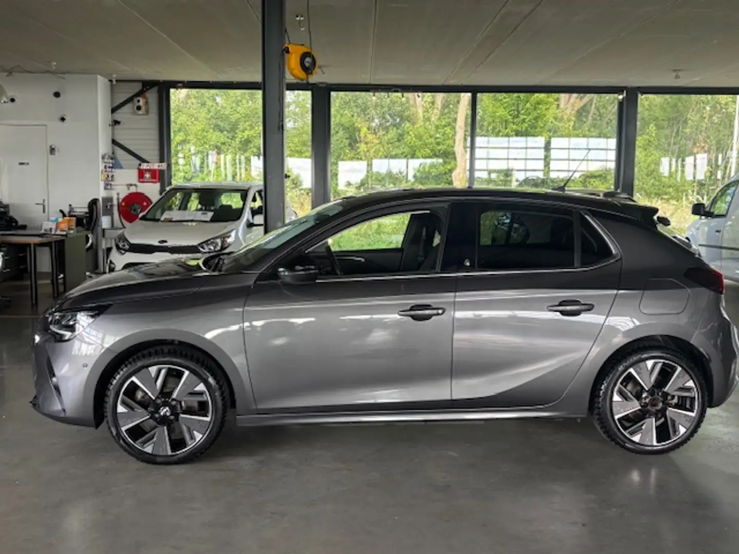 Opel Corsa-e Electric 50kWh 136pk Aut Launch Edition Gris - 2